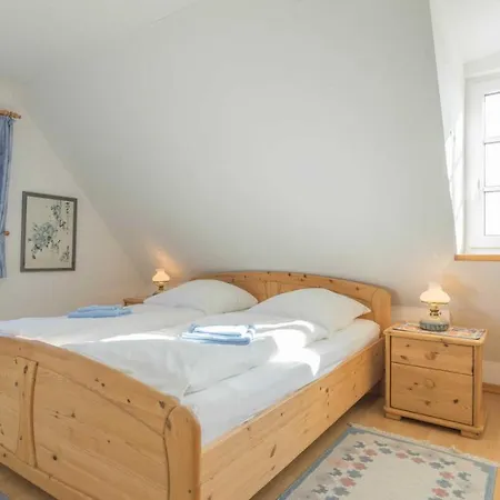 Friesenhaushaelfte Suederoog Holiday home Nordstrand