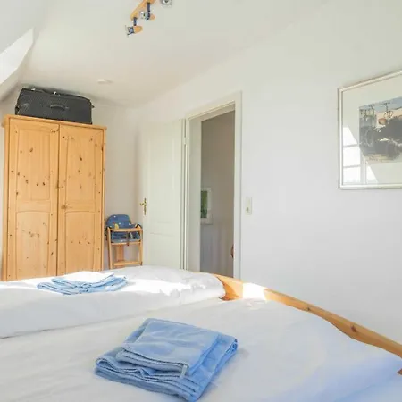 Friesenhaushaelfte Suederoog Holiday home Nordstrand